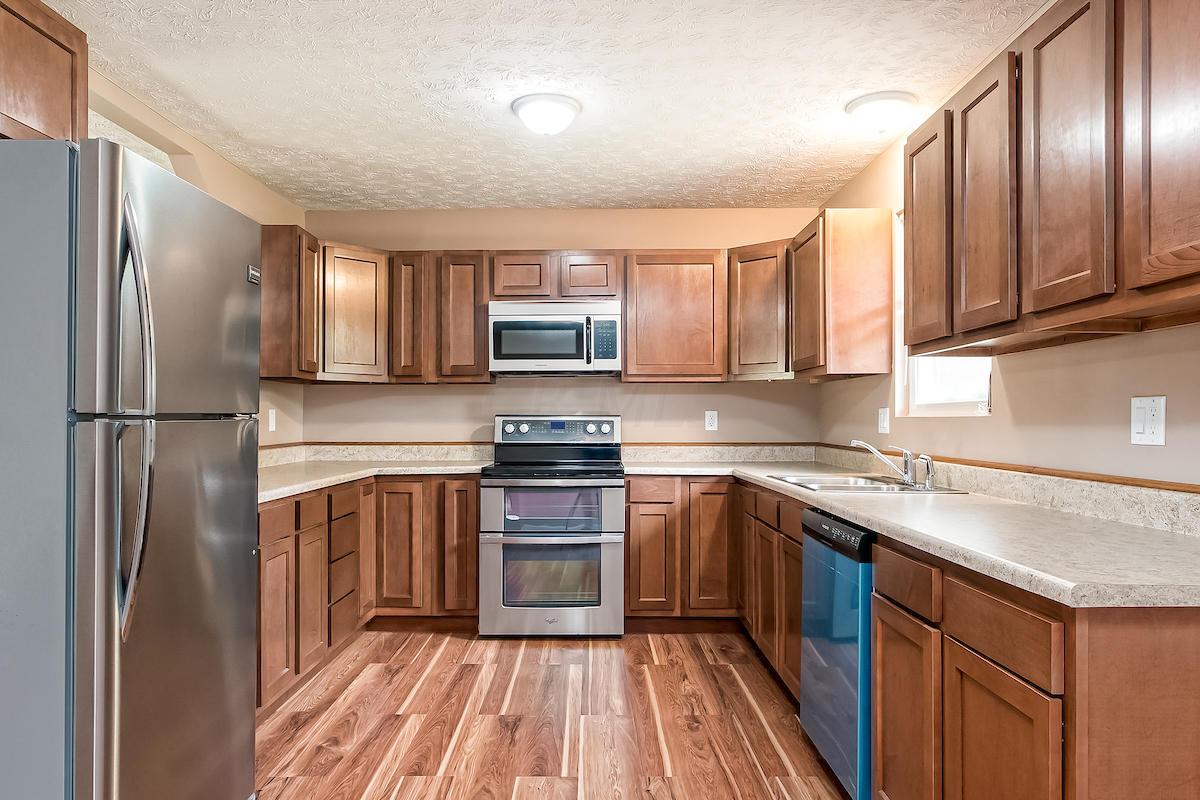1580 South Hamilton Road Columbus, OH 43227 - Photo 7 of 21 Gallery Image 7