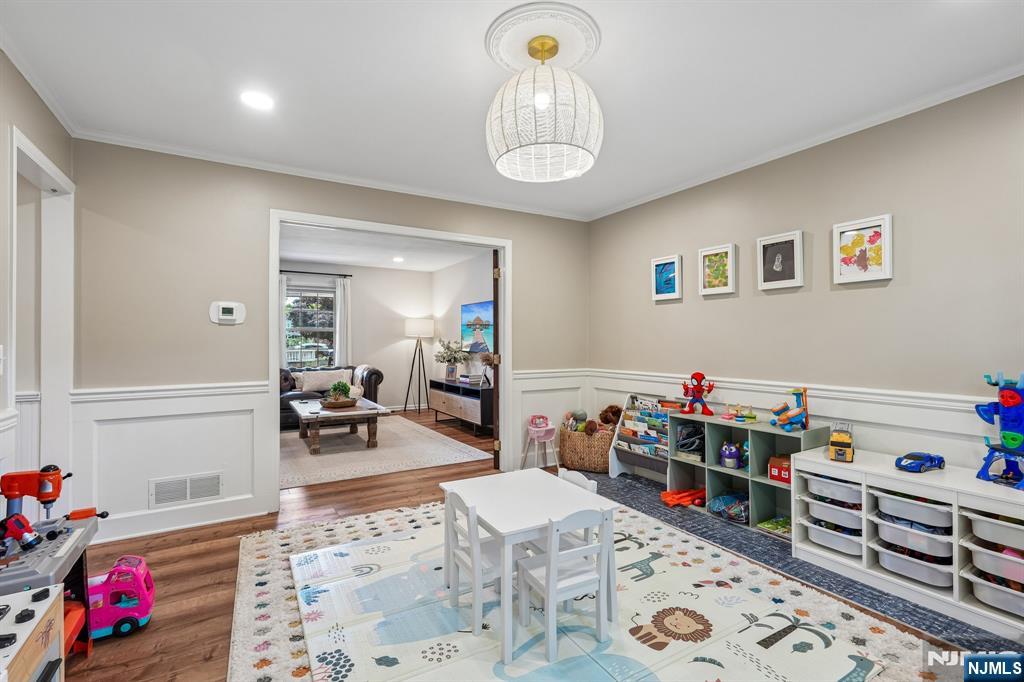 4 Holyoke Road Wayne, NJ 07470 - Photo 23 of 50