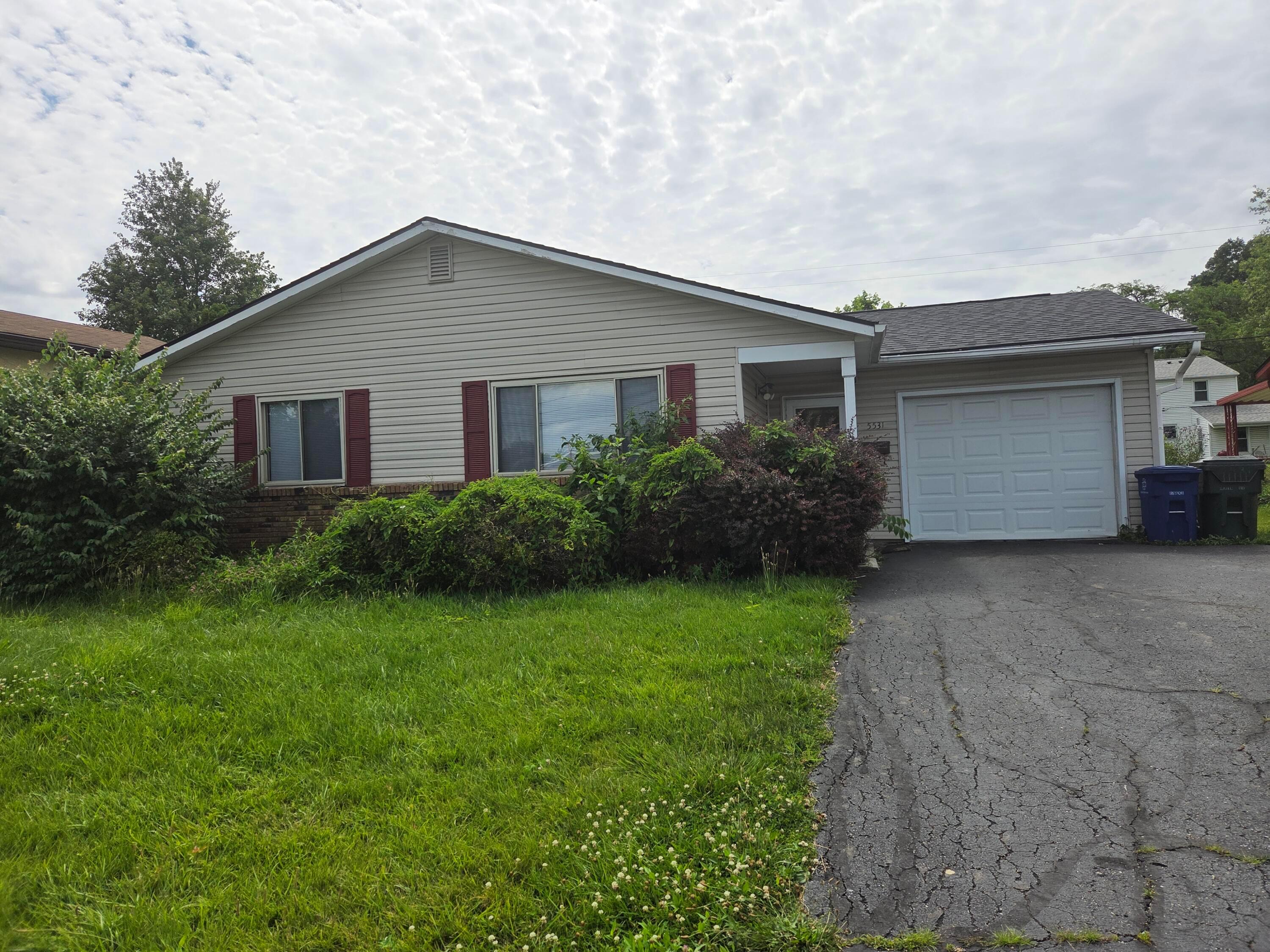 5531 Karl Road Columbus, OH 43229 - Photo 2 of 3 exterior front