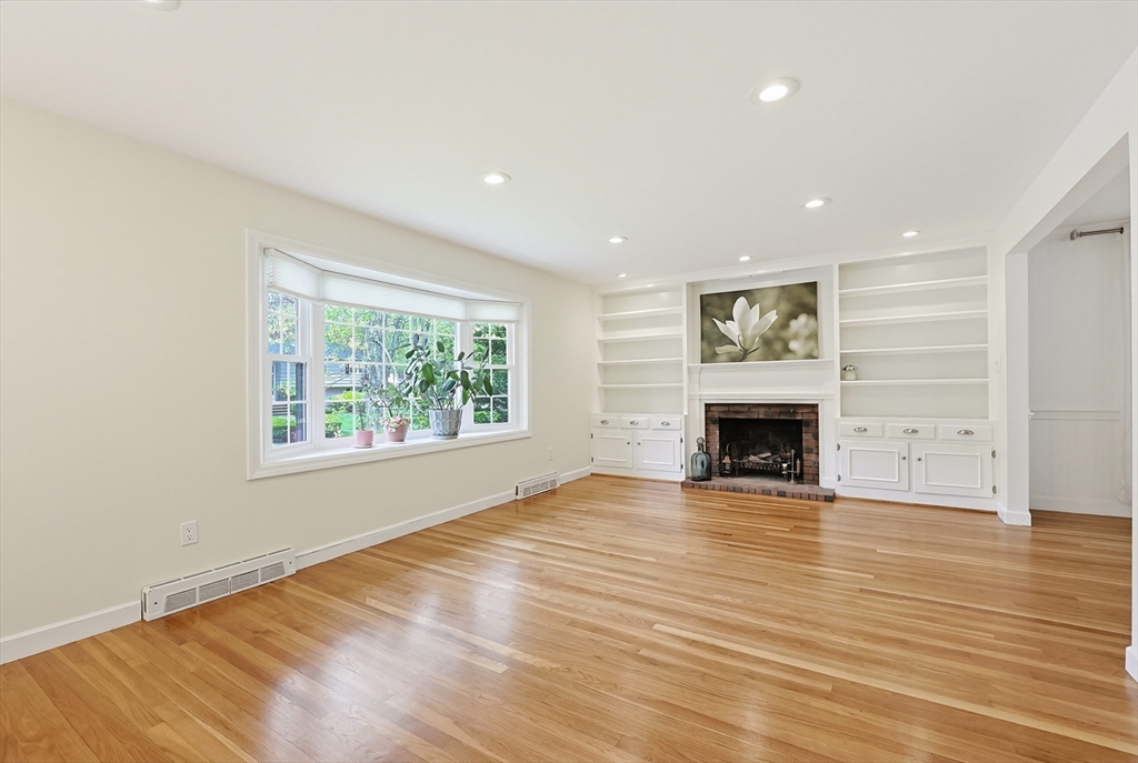 11 Malvern Road Norwood, MA 02062 - Photo 11 of 42 Gallery Image 11