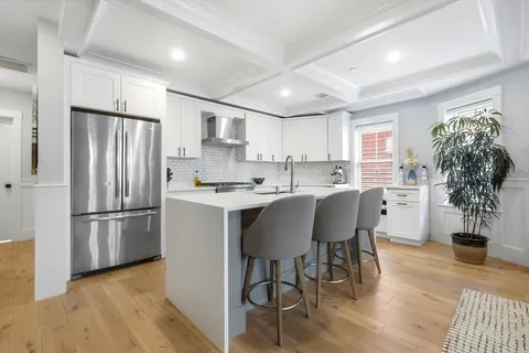 $799,000 | 81 Conwell Avenue, Unit 3, Somerville, MA 02144