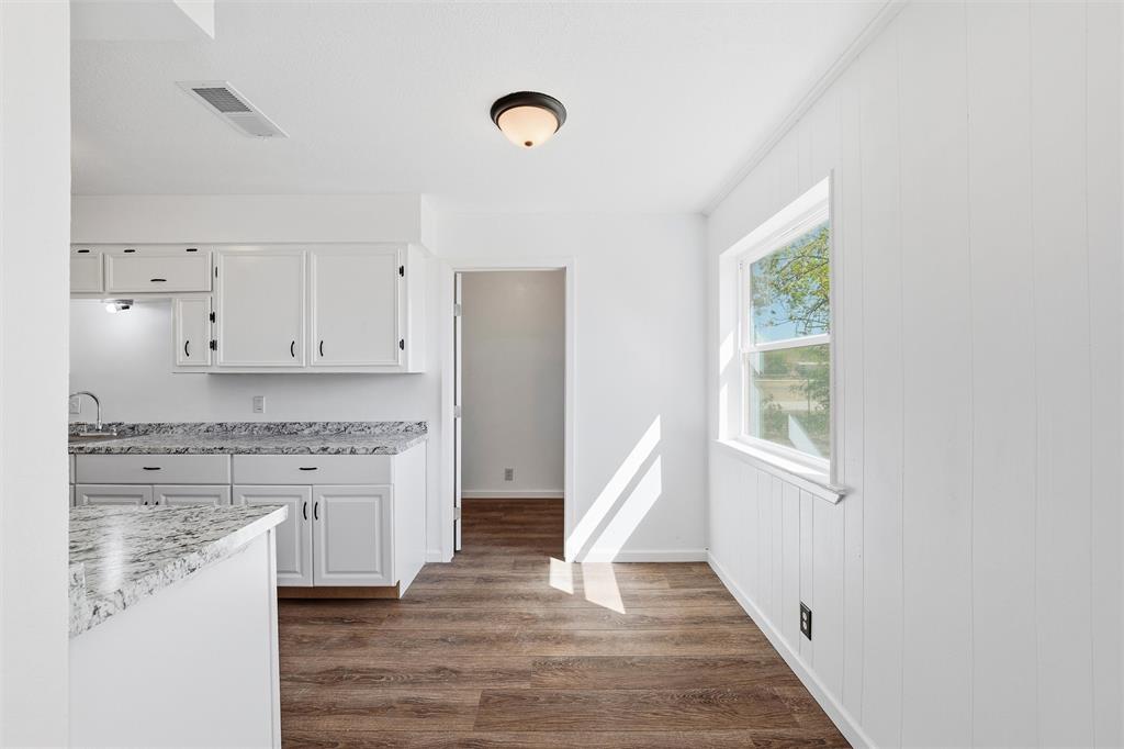 100 West Dilworth Road Italy, TX 76651 - Photo 7 of 38