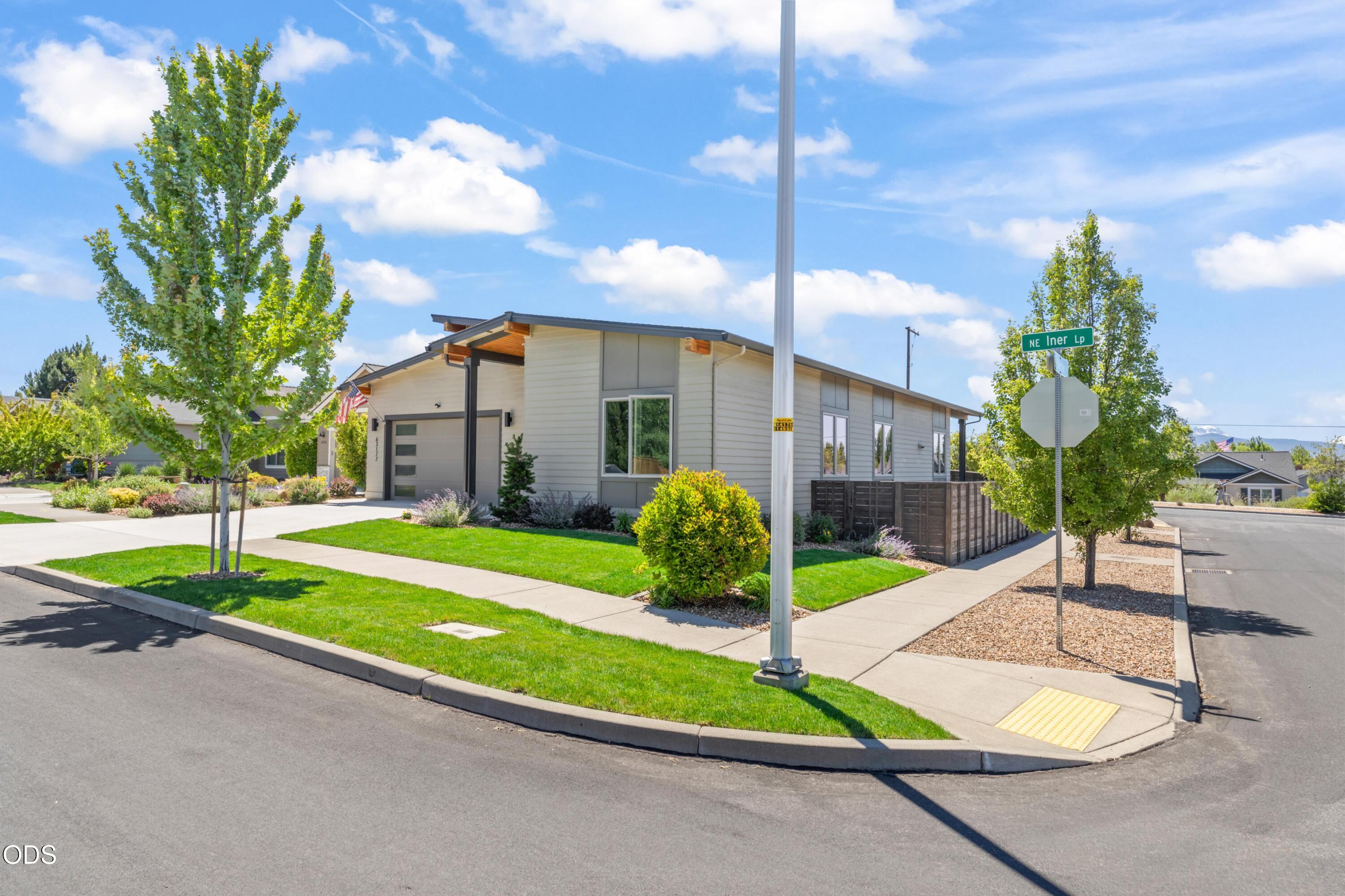 63177 Iner Loop Bend, OR 97701 - Photo 35 of 39