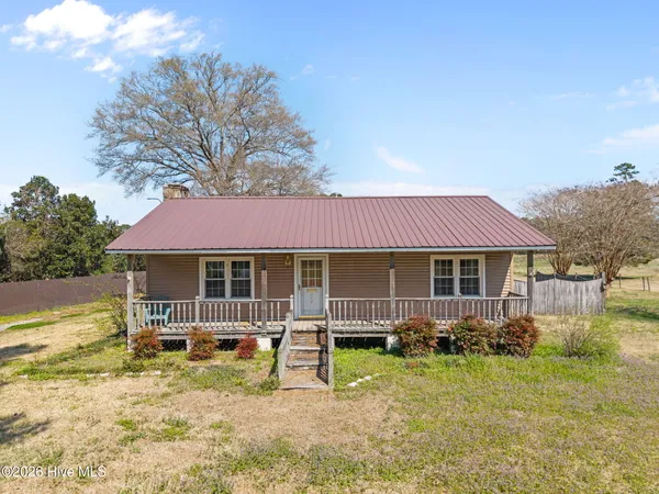 $275,000 | 215 Harding Road, Chocowinity, NC 27817