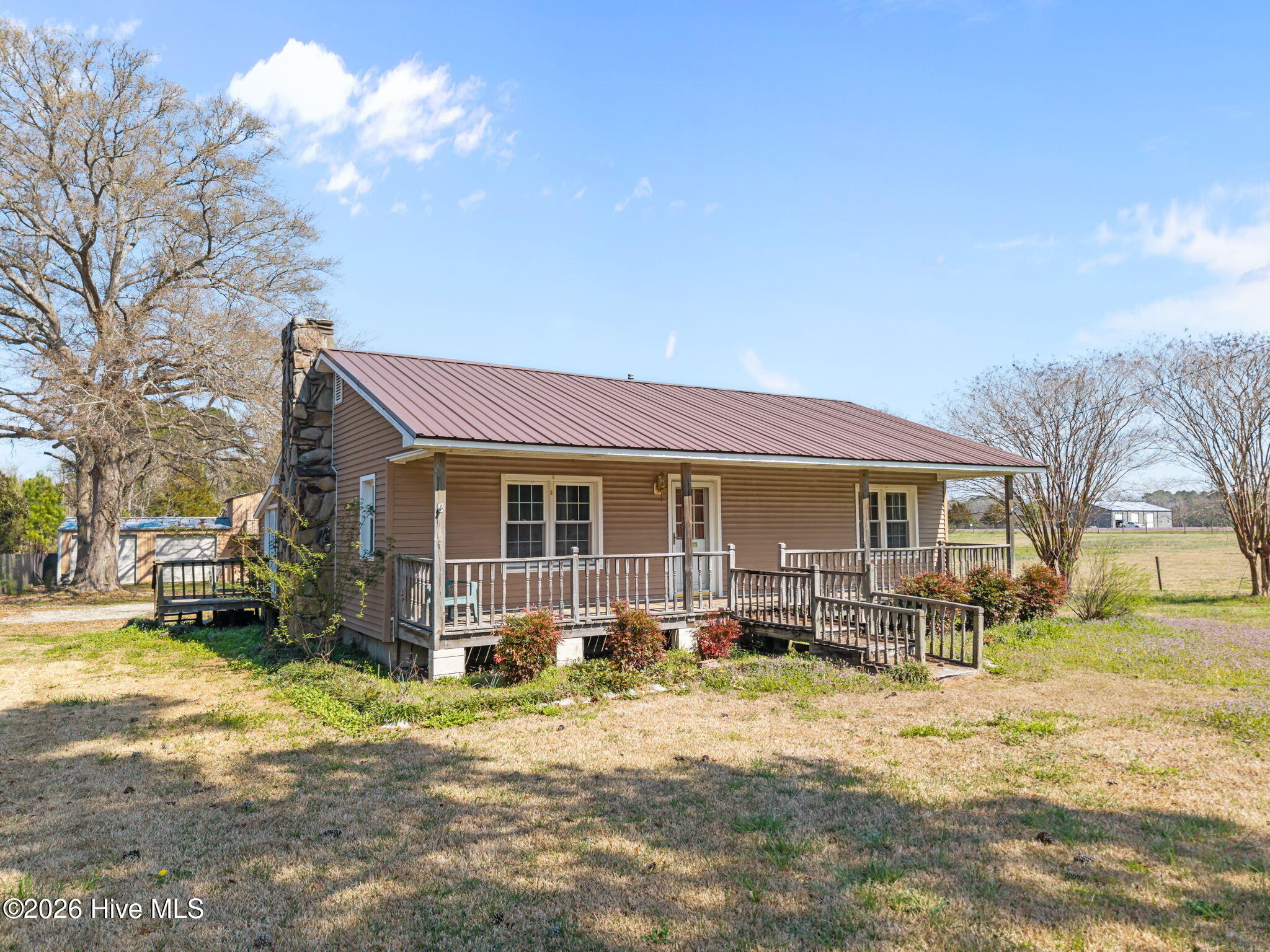 215 Harding Road Chocowinity, NC 27817 - Photo 2 of 11 5-web-or-mls-DJI_20260311121140_0055_D