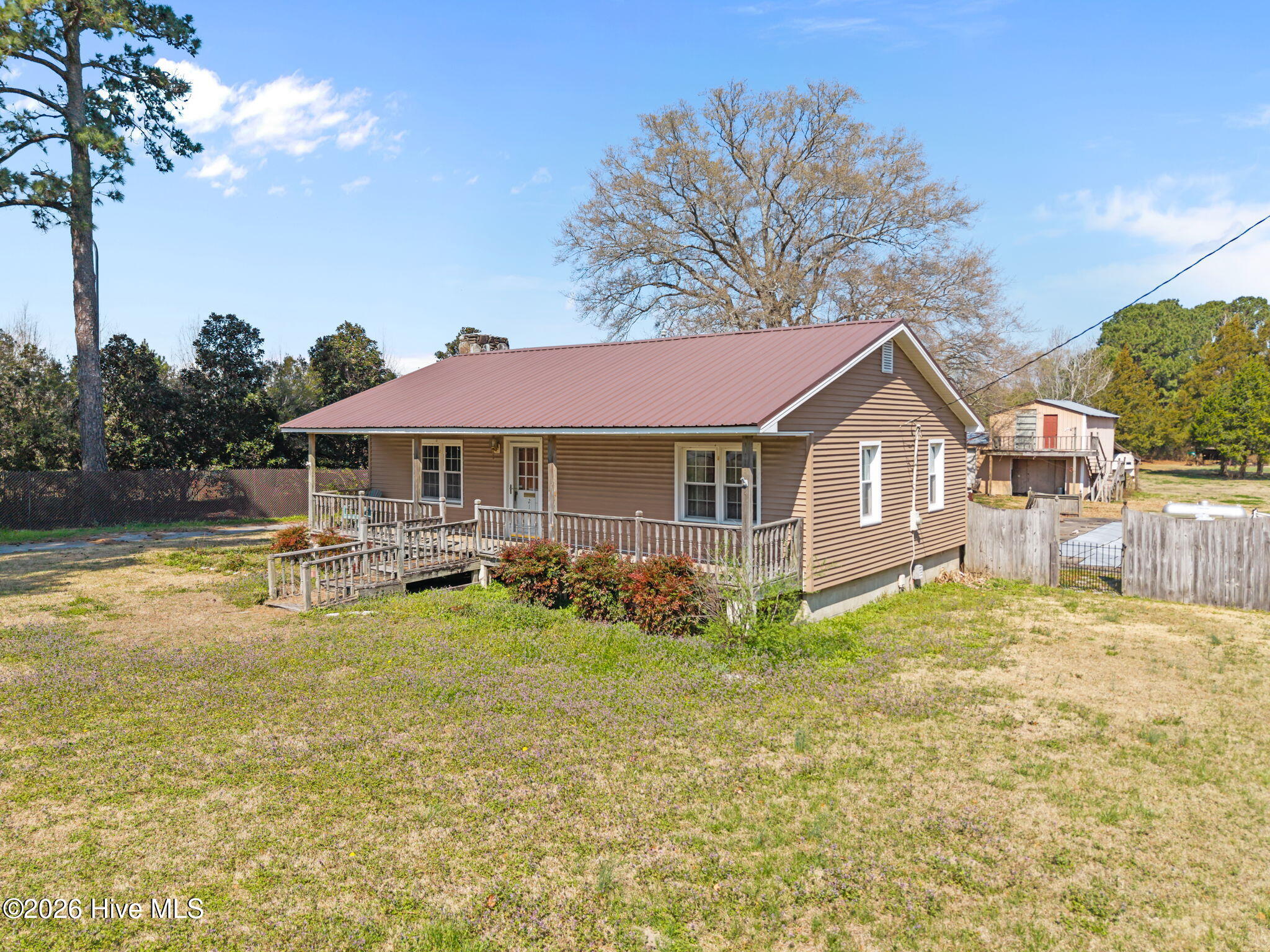 215 Harding Road Chocowinity, NC 27817 - Photo 3 of 11 4-web-or-mls-DJI_20260311121121_0054_D