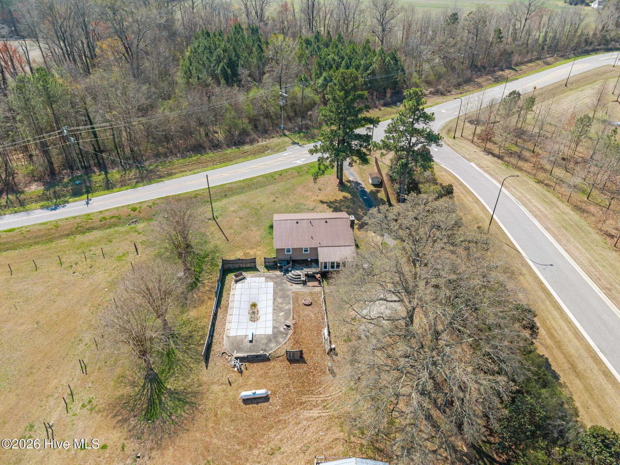 215 Harding Road Chocowinity, NC 27817 - Photo 8 of 11 8-web-or-mls-DJI_20260311121320_0059_D