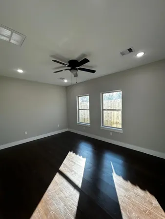 $229,000 | 704 Avenue I, Conroe, TX 77301