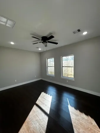 $225,700 | 704 Avenue I, Conroe, TX 77301