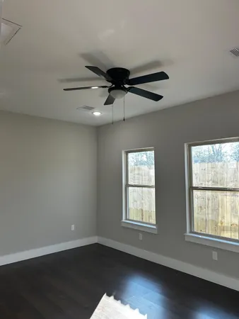 $229,000 | 704 Avenue I, Conroe, TX 77301