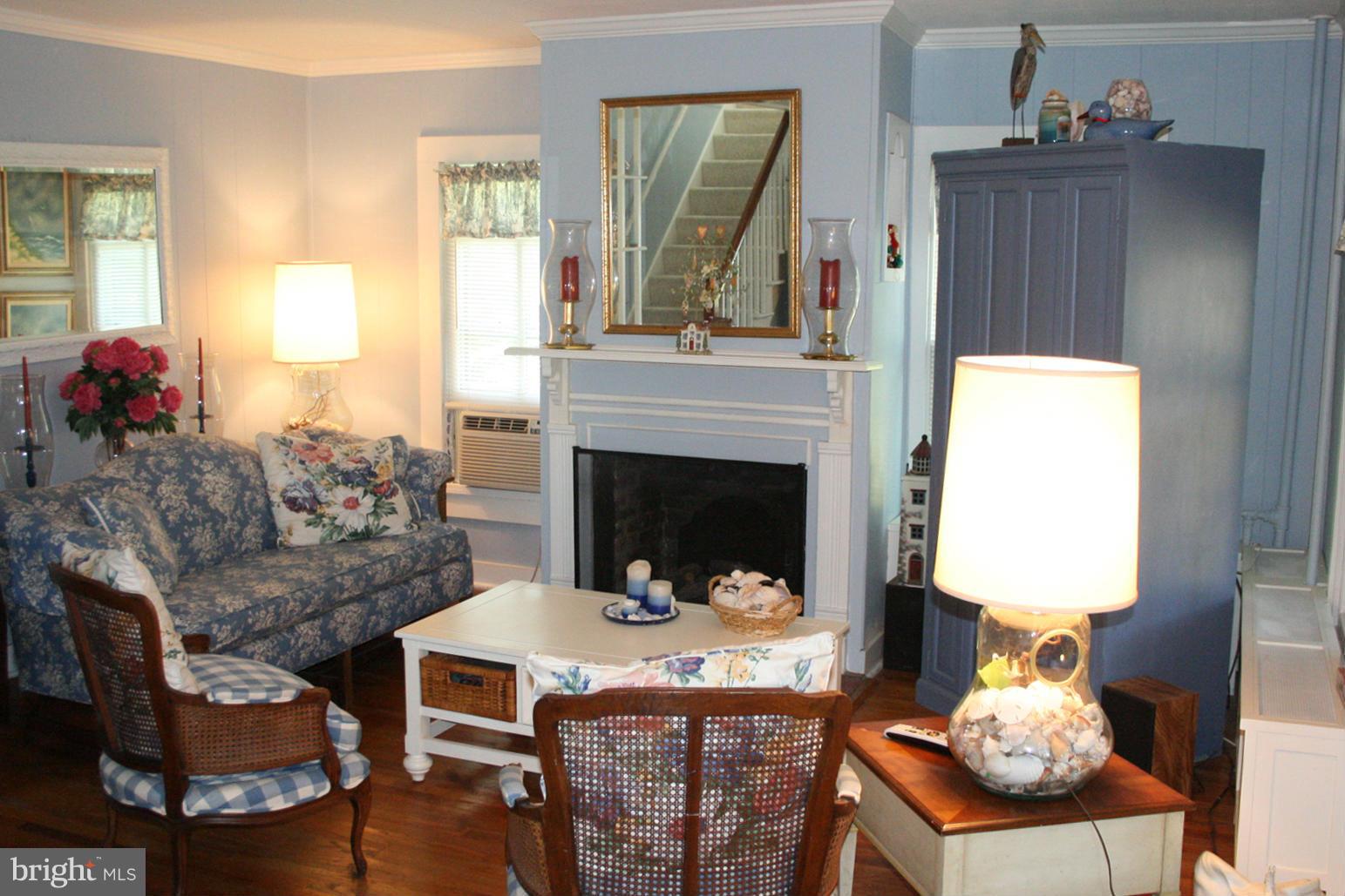 21485 Wharf Road Tilghman, MD 21671 - Photo 3 of 14 Living Room