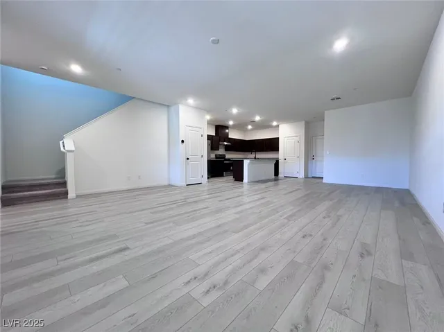 $2,200 | 2756 V. Napoli, Henderson, NV 89044