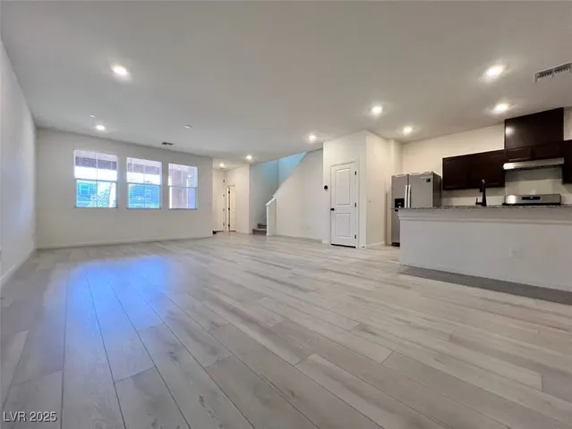 $2,200 | 2756 V. Napoli, Henderson, NV 89044