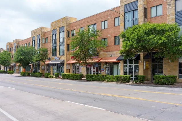 $2,000 | 3016 Guadalupe Street, Unit 202, Austin, TX 78705