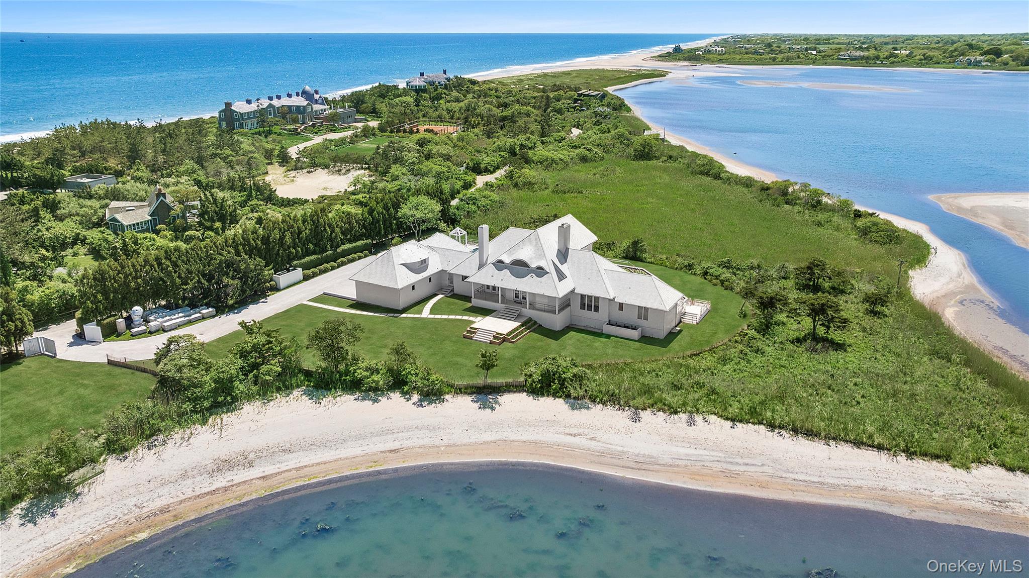 64 West End Road East Hampton, NY 11937 - Photo 2 of 23