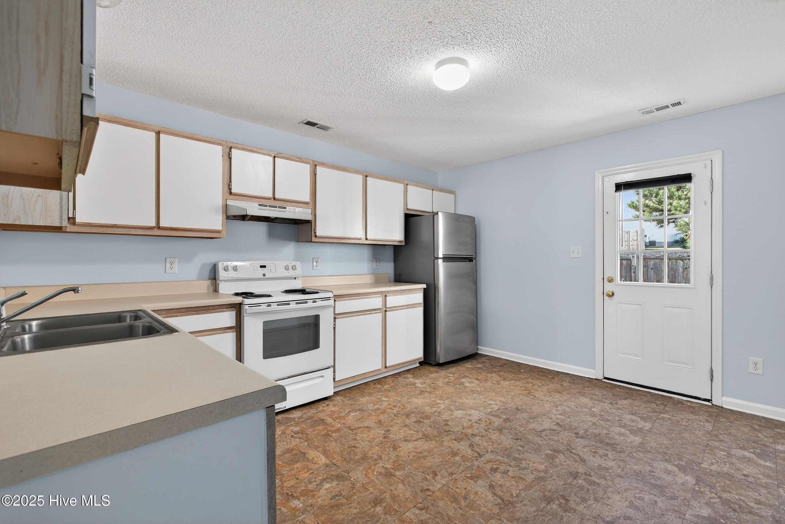 503 Timberlake Trail Jacksonville, NC 28546 - Photo 10 of 22 10