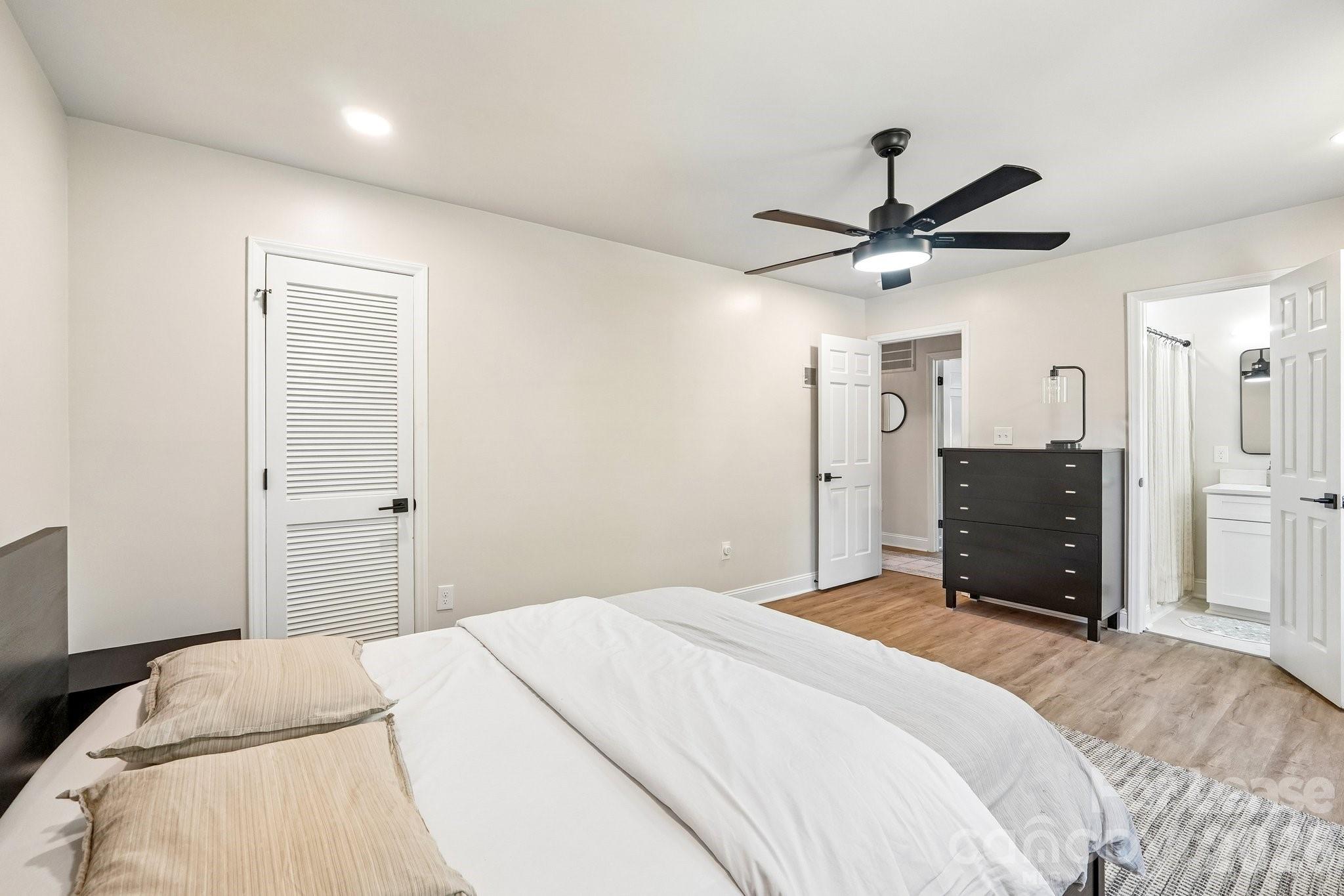 2947 Heathgate Road Charlotte, NC 28226 - Photo 37 of 48 Gallery Image 37