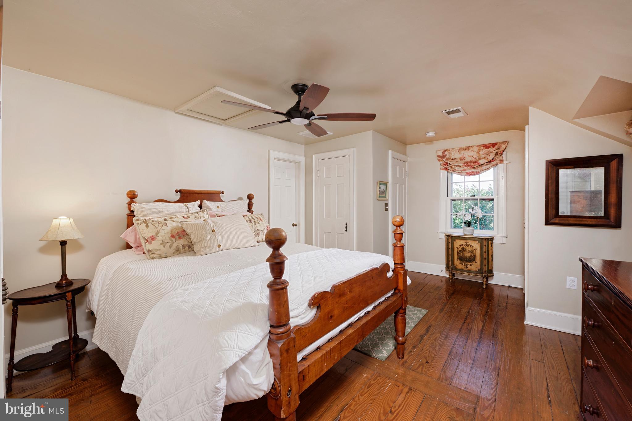 22780 Foxcroft Road Middleburg, VA 20117 - Photo 29 of 41 Guest Bedroom 4 has its own ensuite bathroom