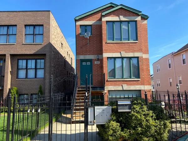 $825,000 | 2442 West Fillmore Street, Chicago, IL 60612