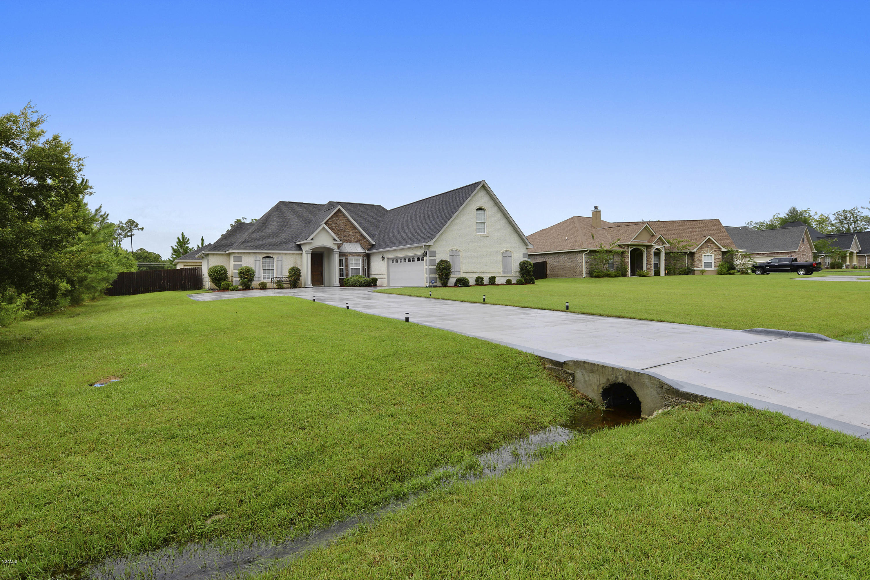 14200 Deneen Road Ocean Springs, MS 39565 - Photo 3 of 47 003