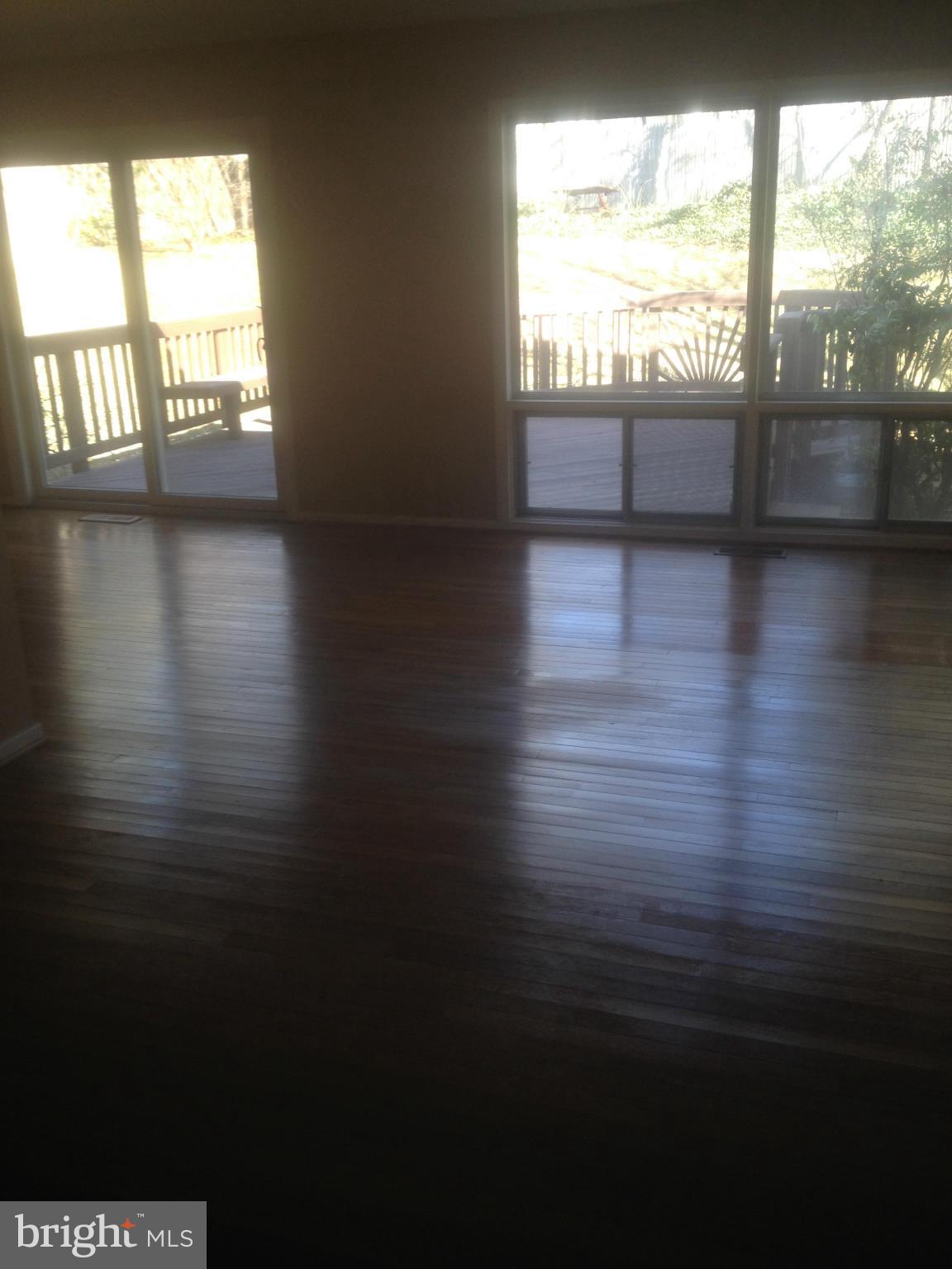 6009 Meriwether Lane Springfield, VA 22150 - Photo 20 of 30 Living Room