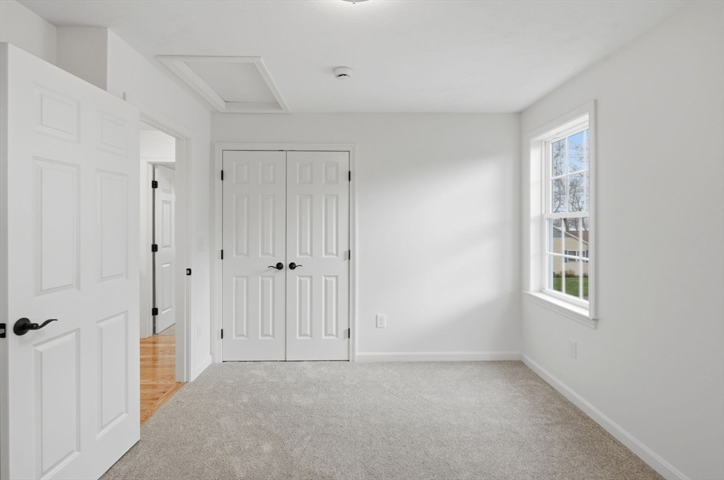 38 Colonial Road Webster, MA 01570 - Photo 24 of 41