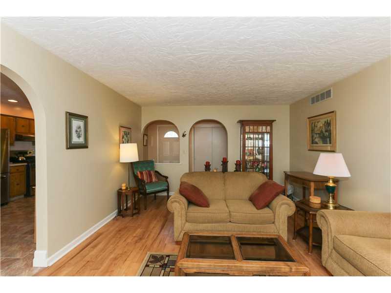 606 Valley Way Road Greenwood, IN 46142 - Photo 4 of 21 Gallery Image 4