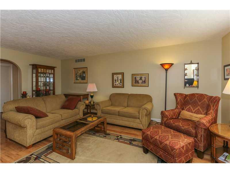 606 Valley Way Road Greenwood, IN 46142 - Photo 6 of 21 Gallery Image 6