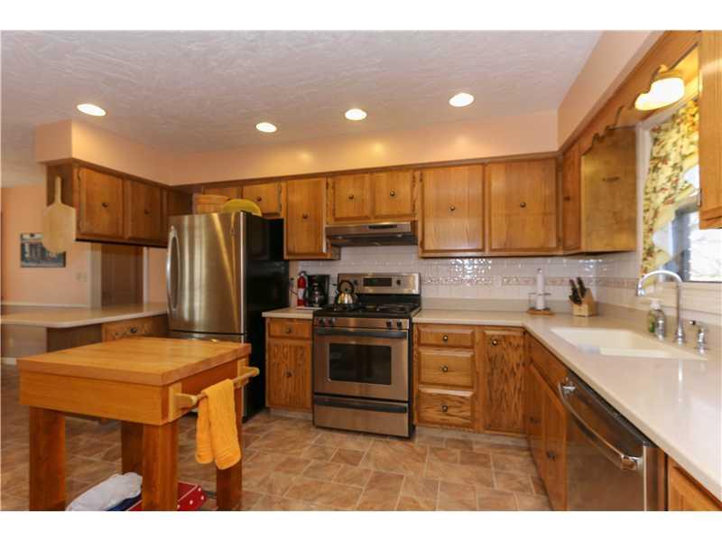 606 Valley Way Road Greenwood, IN 46142 - Photo 9 of 21 Gallery Image 9