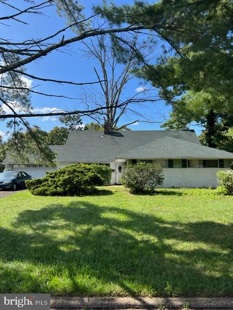 23 Sugarplum Road Levittown, PA 19056 - Photo 2 of 6 Gallery Image 2