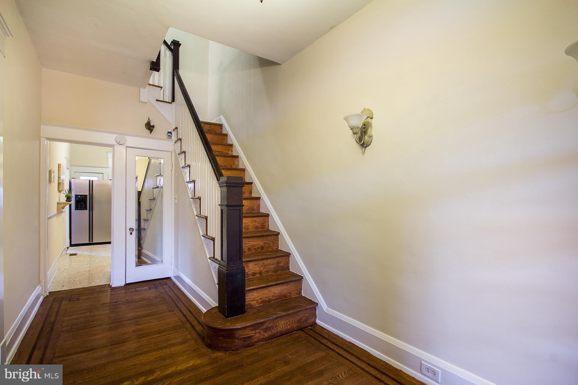 4218 Falls Road Baltimore, MD 21211 - Photo 2 of 30 Entry