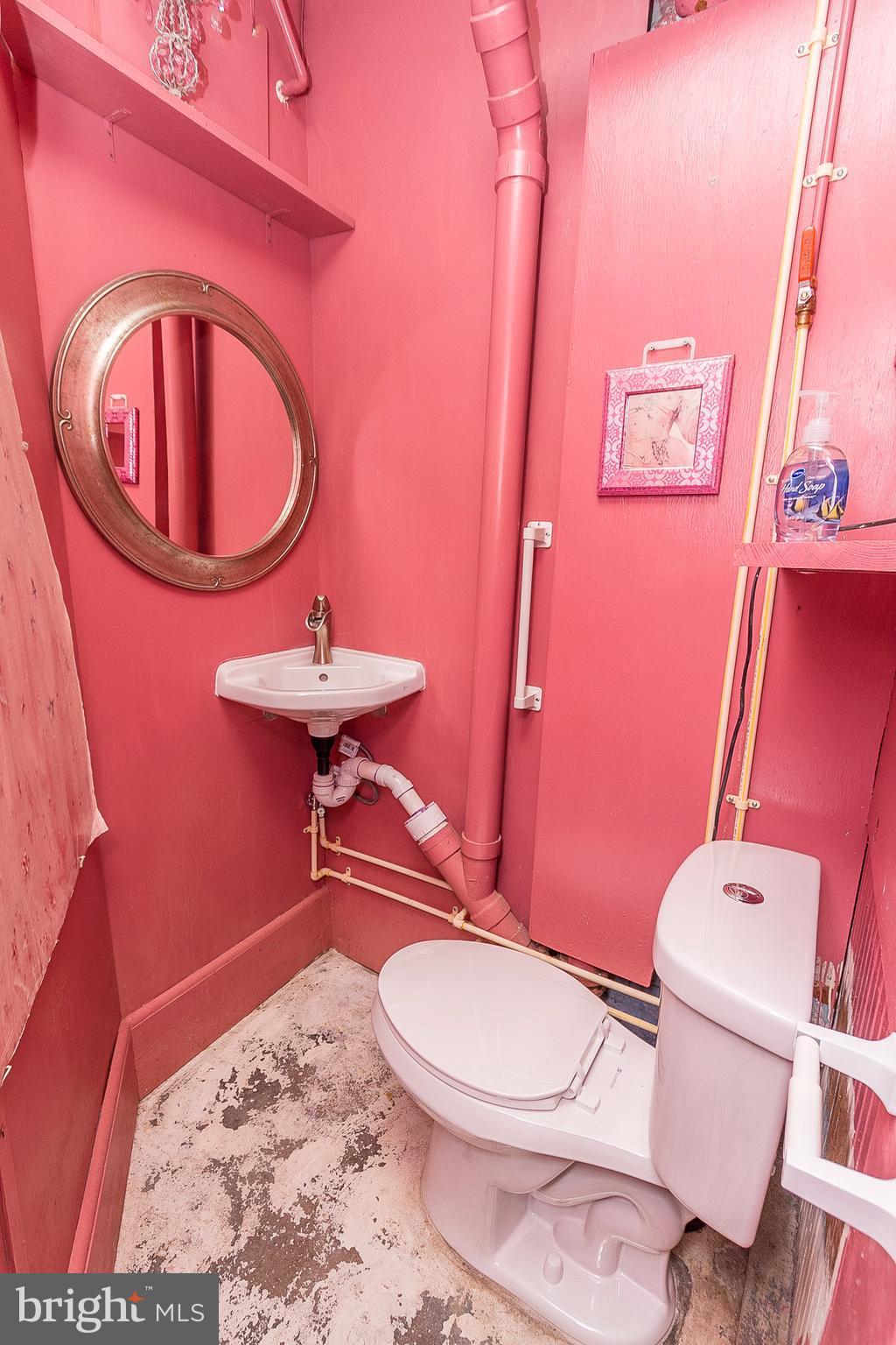 4218 Falls Road Baltimore, MD 21211 - Photo 27 of 30 Half Bath