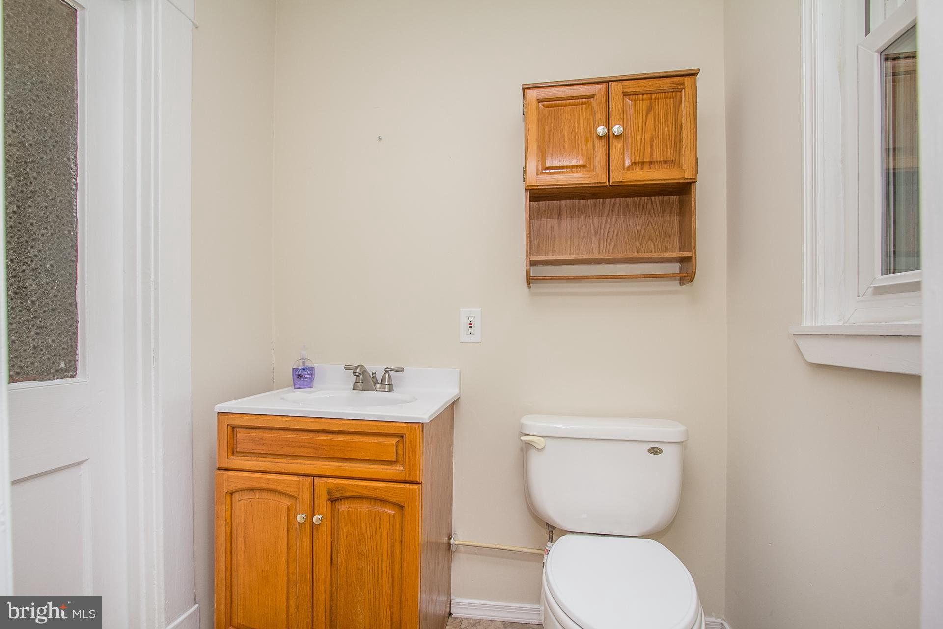 4218 Falls Road Baltimore, MD 21211 - Photo 10 of 30 Half Bath