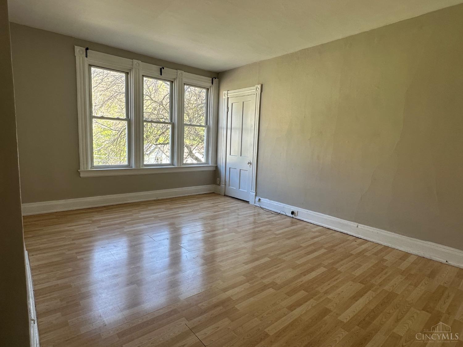 3151 River Road Cincinnati, OH 45204 - Photo 15 of 26 Upper unit (2 bedroom unit) bedroom 1.