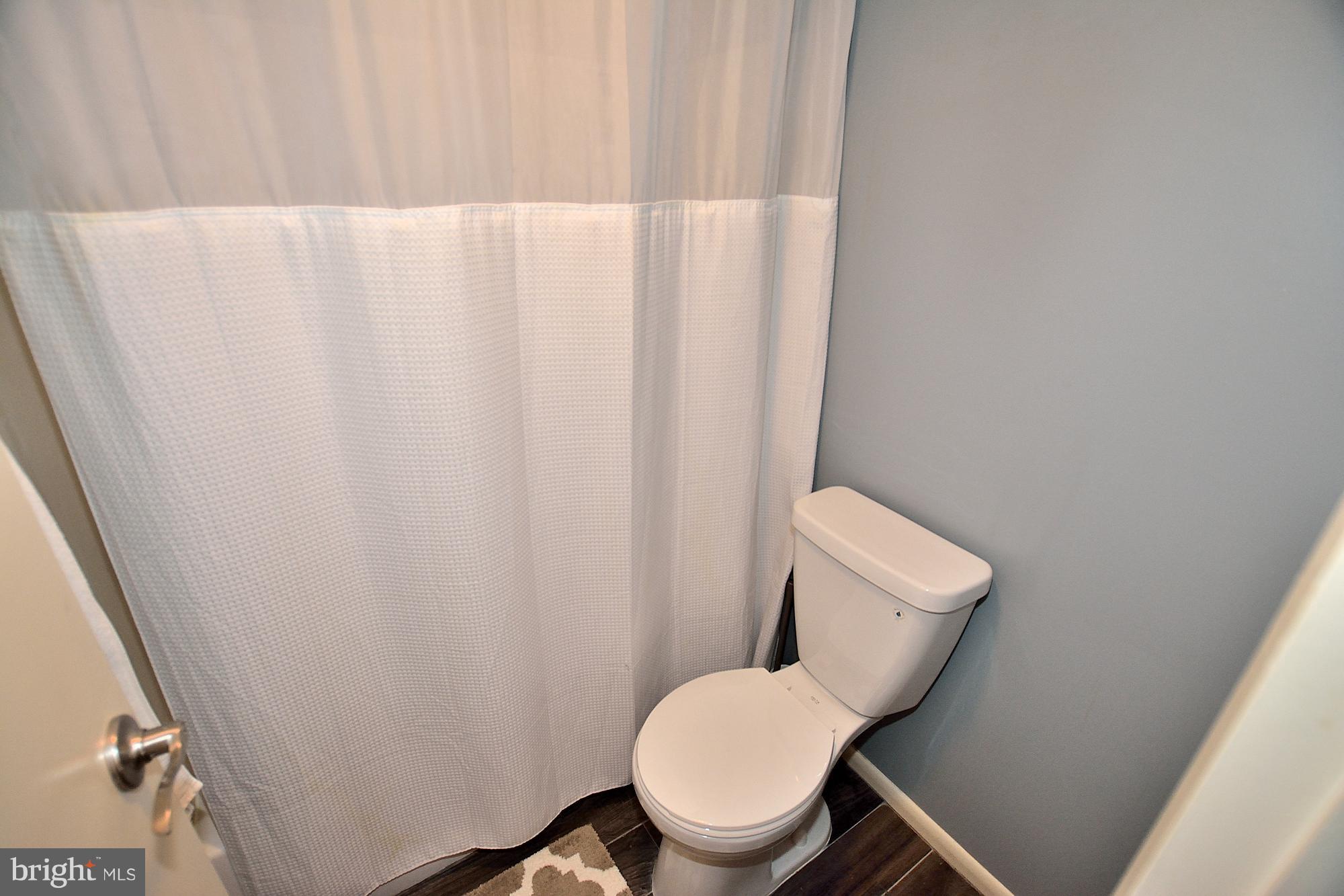 5822 Royal Ridge Drive, Unit M Springfield, VA 22152 - Photo 13 of 16 Bath (Master)