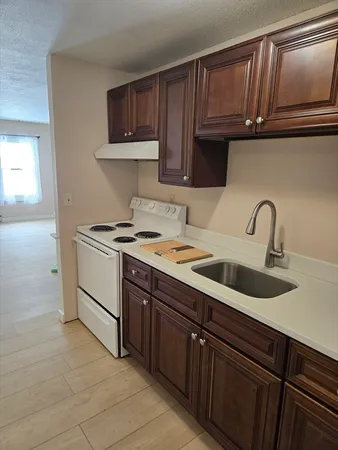 $1,700 | 297 Ashland Avenue, Unit 16, Southbridge, MA 01550