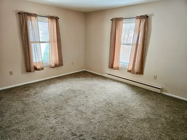 $1,700 | 297 Ashland Avenue, Unit 16, Southbridge, MA 01550