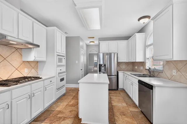 $2,300 | 13835 Bentpath Drive, Houston, TX 77014