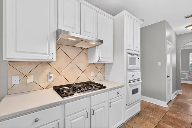 $2,300 | 13835 Bentpath Drive, Houston, TX 77014