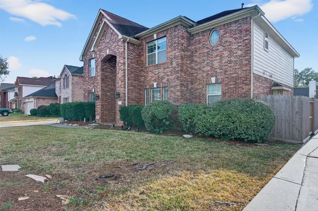 $2,300 | 13835 Bentpath Drive, Houston, TX 77014