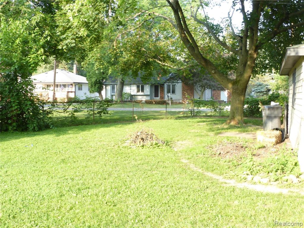 3460 Watkins Lake Road Waterford, MI 48328 - Photo 23 of 27