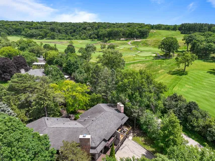 $555,000 | 930 Alpine Drive, Unit PP2, Fontana, WI 53125