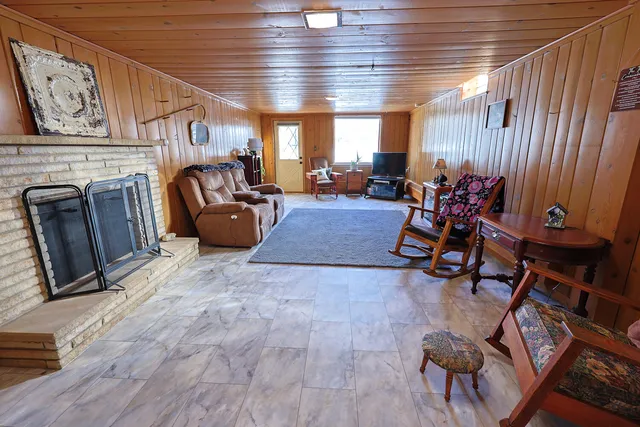 $625,000 | 6490 145th Avenue, Holland, MI 49423