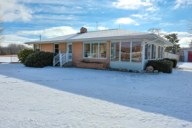 $625,000 | 6490 145th Avenue, Holland, MI 49423