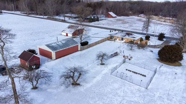 $625,000 | 6490 145th Avenue, Holland, MI 49423