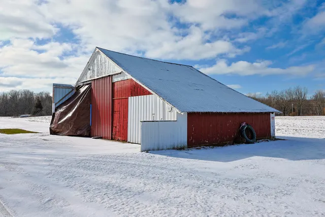 $625,000 | 6490 145th Avenue, Holland, MI 49423