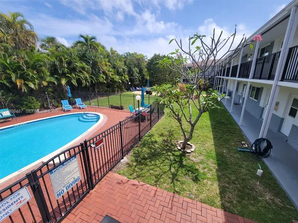 $1,500 | 1431 South 14th Avenue, Unit 114, Hollywood, FL 33020