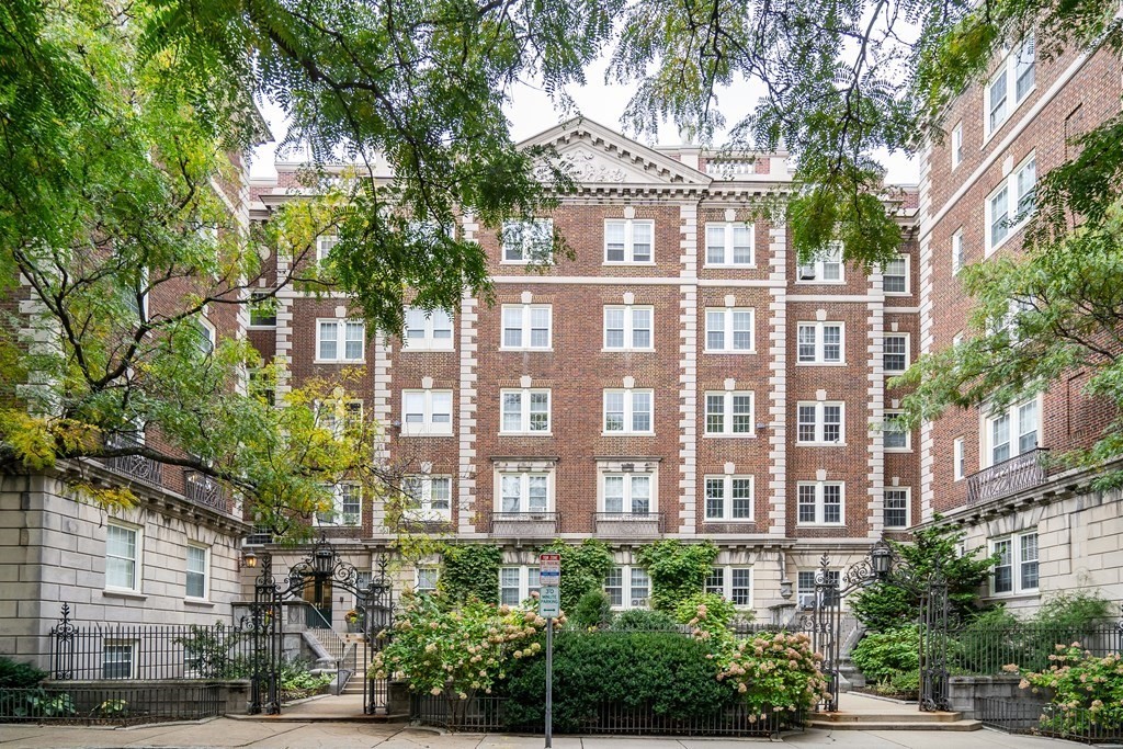 7 Arlington Street, Unit 2 & 3, Cambridge, MA 02140 Compass