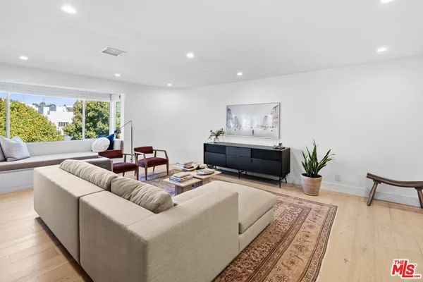 $1,895,000 | 930 California Avenue, Unit 301, Santa Monica, CA 90403