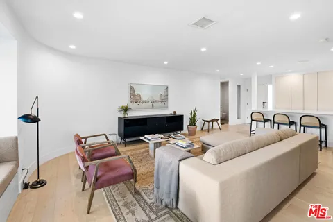 $1,895,000 | 930 California Avenue, Unit 301, Santa Monica, CA 90403